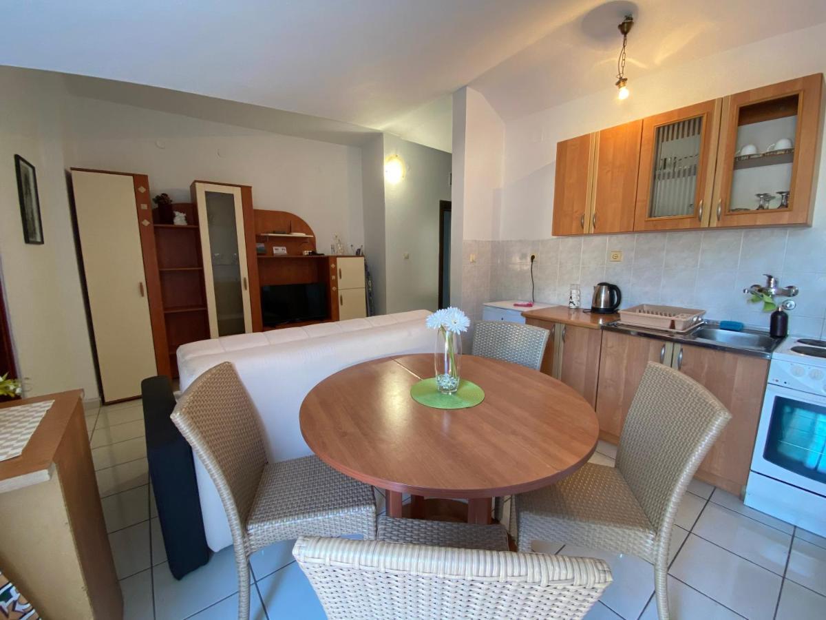 Apartments Katarina Garden Petrovac na moru Exterior foto