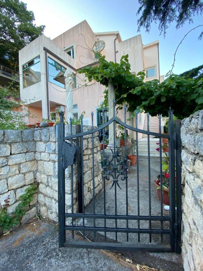 Apartments Katarina Garden Petrovac na moru Exterior foto