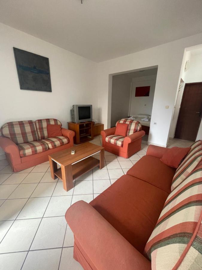 Apartments Katarina Garden Petrovac na moru Exterior foto