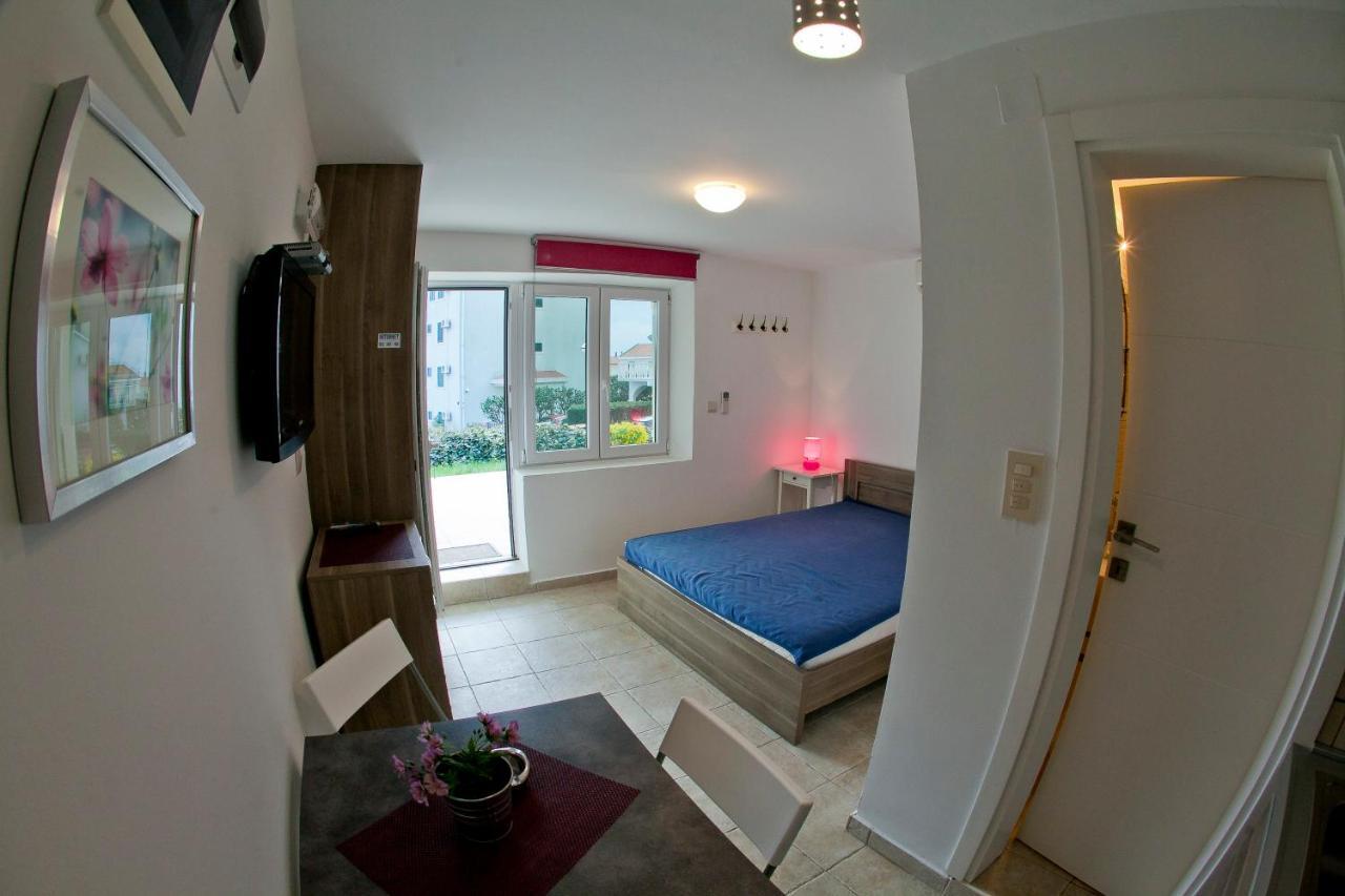 Apartments Katarina Garden Petrovac na moru Zimmer foto